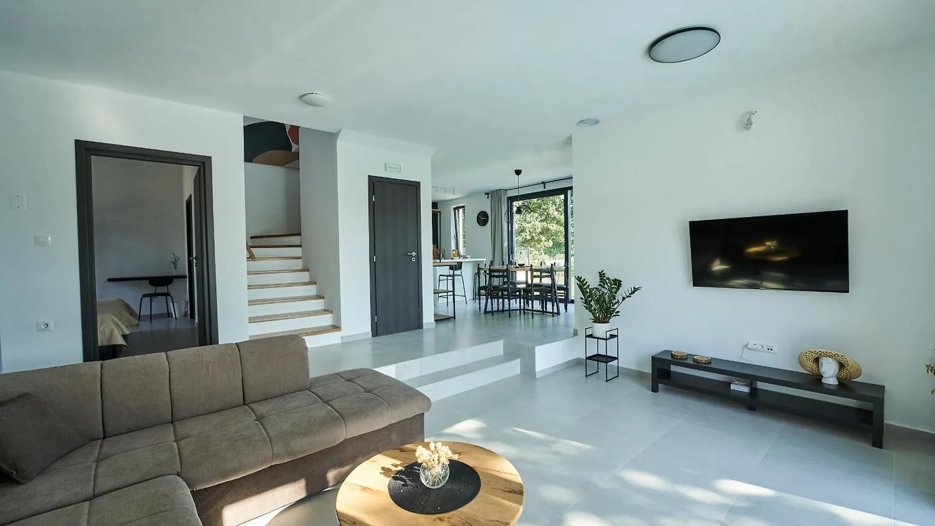 Villa Barbara In Porec For 6 People With Private Pool & Only 1 Km From Beach 0*,  クロアチア