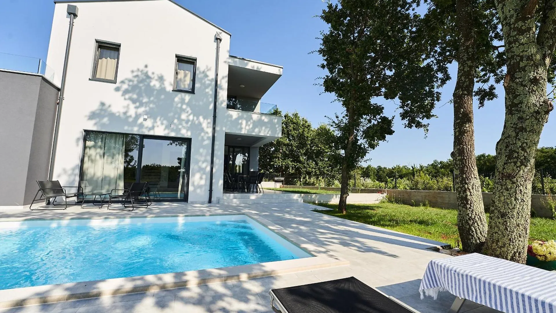 Villa Barbara In Porec For 6 People With Private Pool & Only 1 Km From Beach